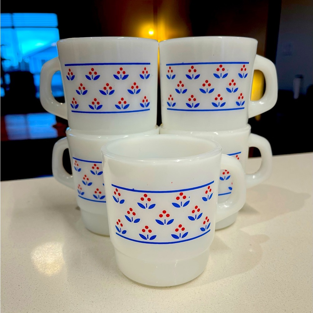 Termocrisa Set Of 5 Vintage & Stackable Milk Glass Coffee Cups